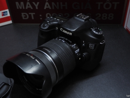 Canon 70D + Lens 18-135 IS, máy đẹp. Bảo hành 3 Tháng